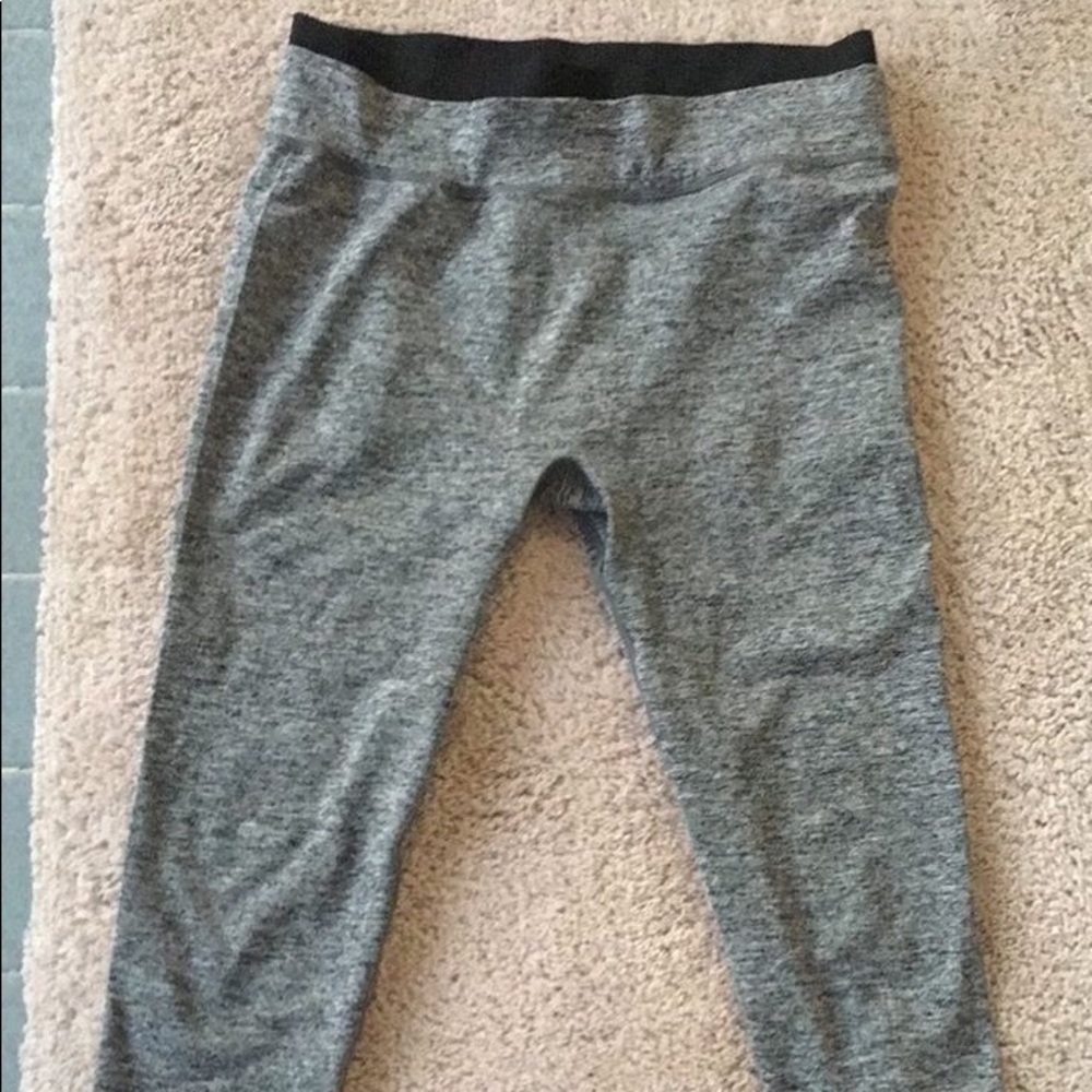 fabletics cropped leggings